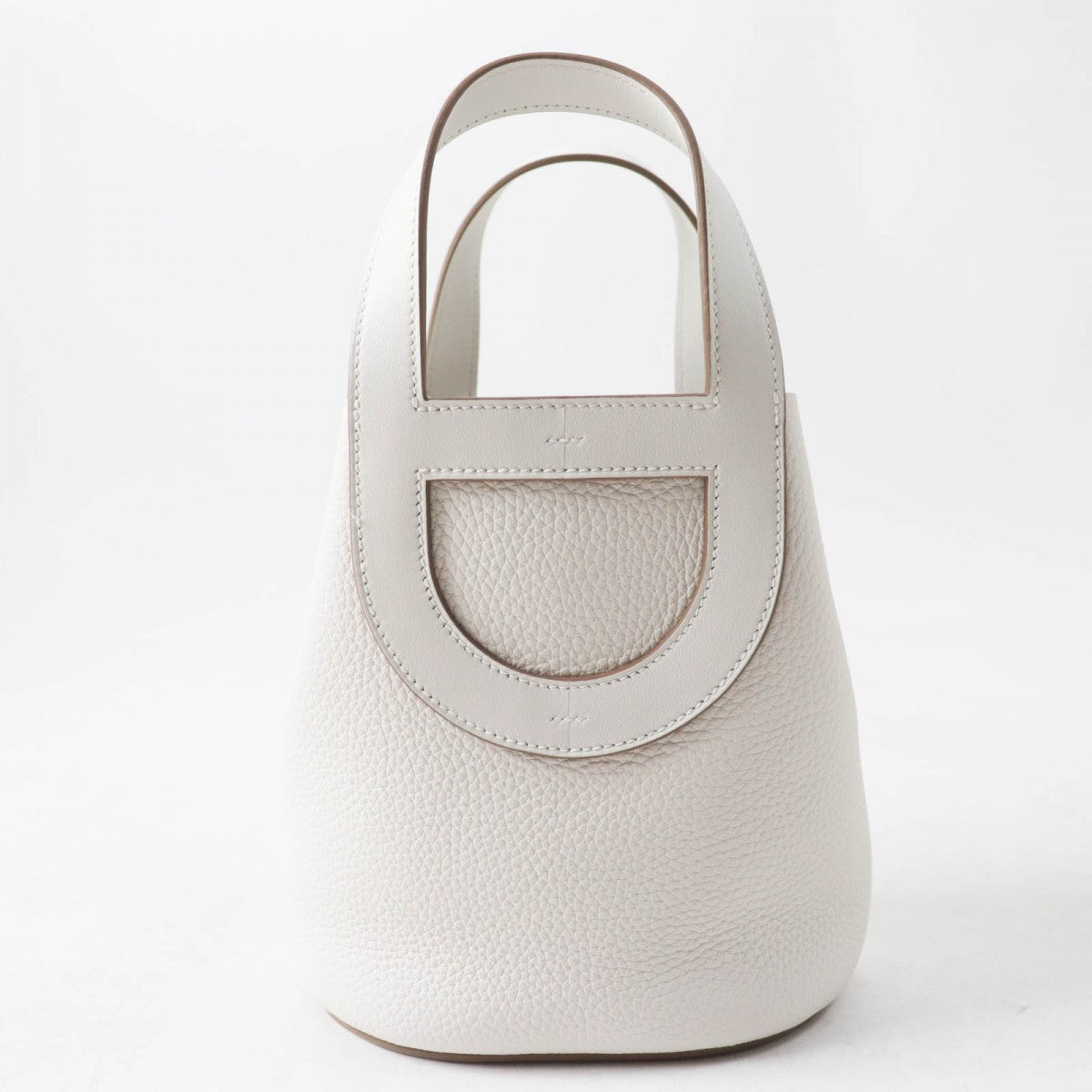 HERMES Handbag Main FTaurillon Clemence white in the loop 18 Women