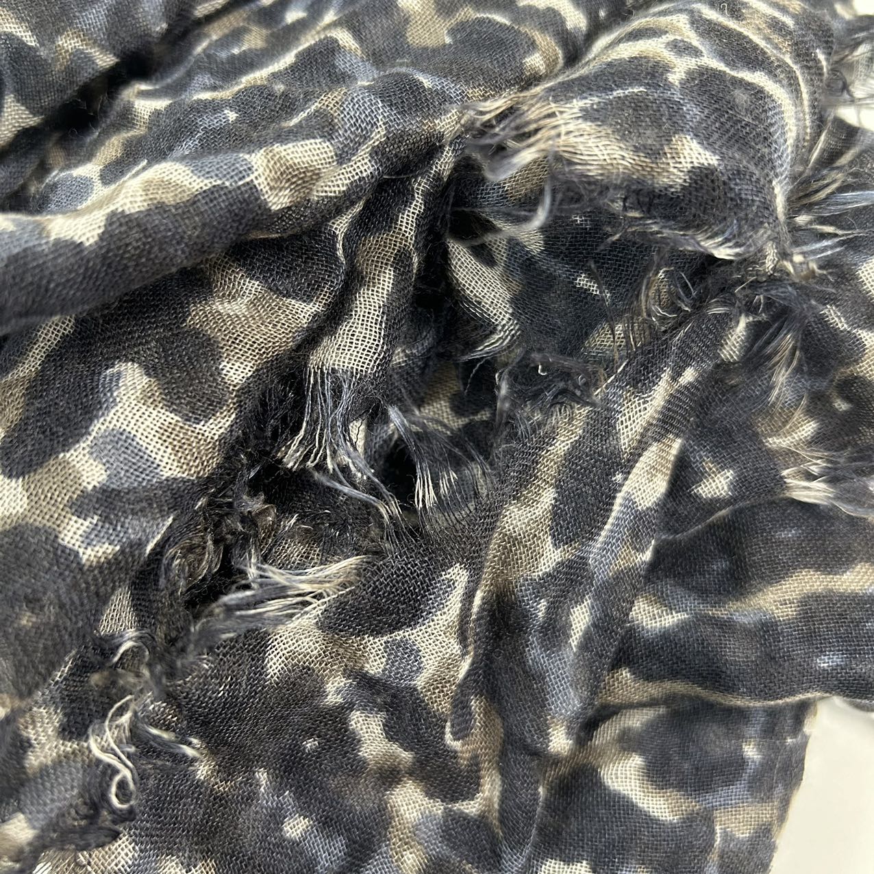 LOUIS VUITTONLeopard stall