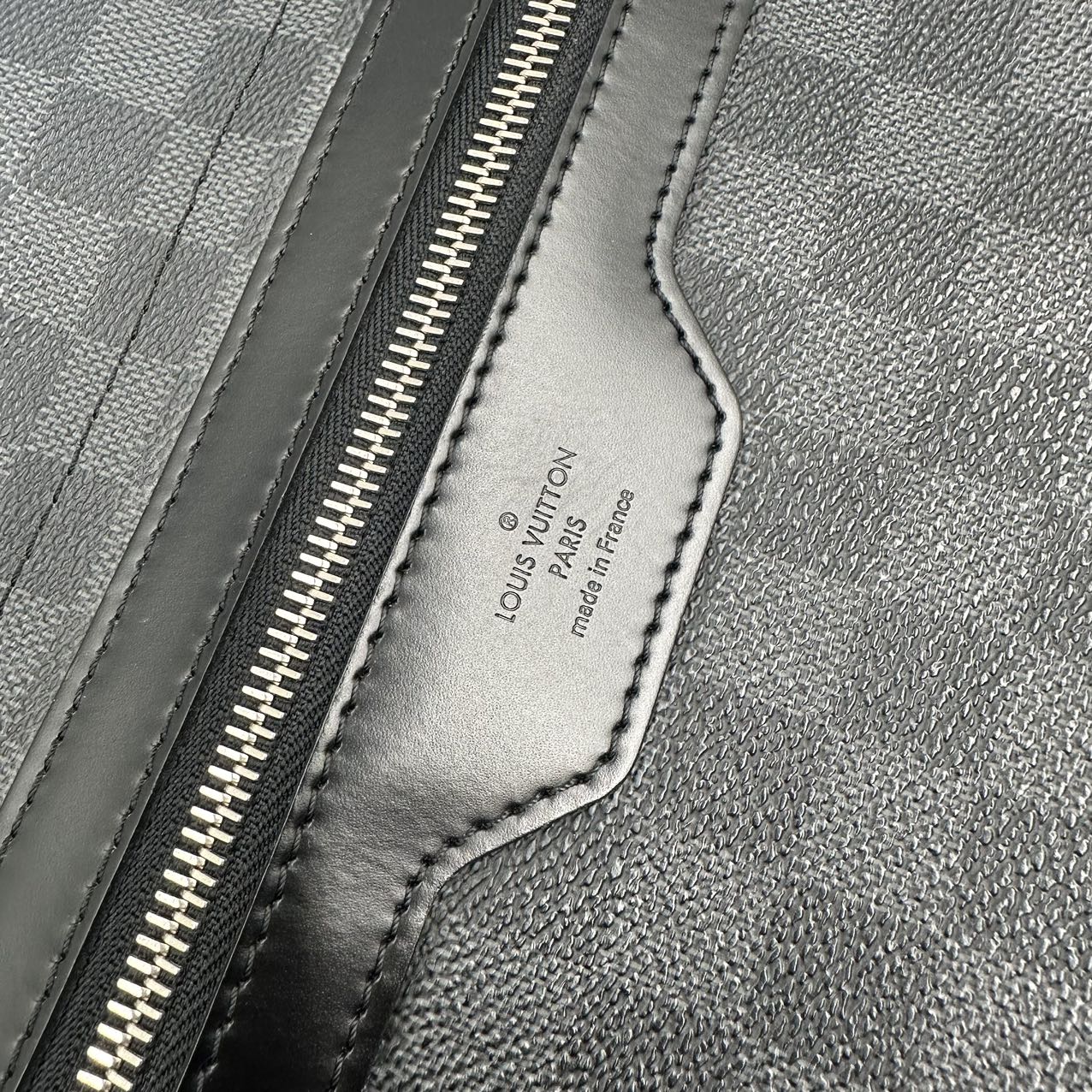 LOUIS VUITTONDamier Graphite Daniel MM