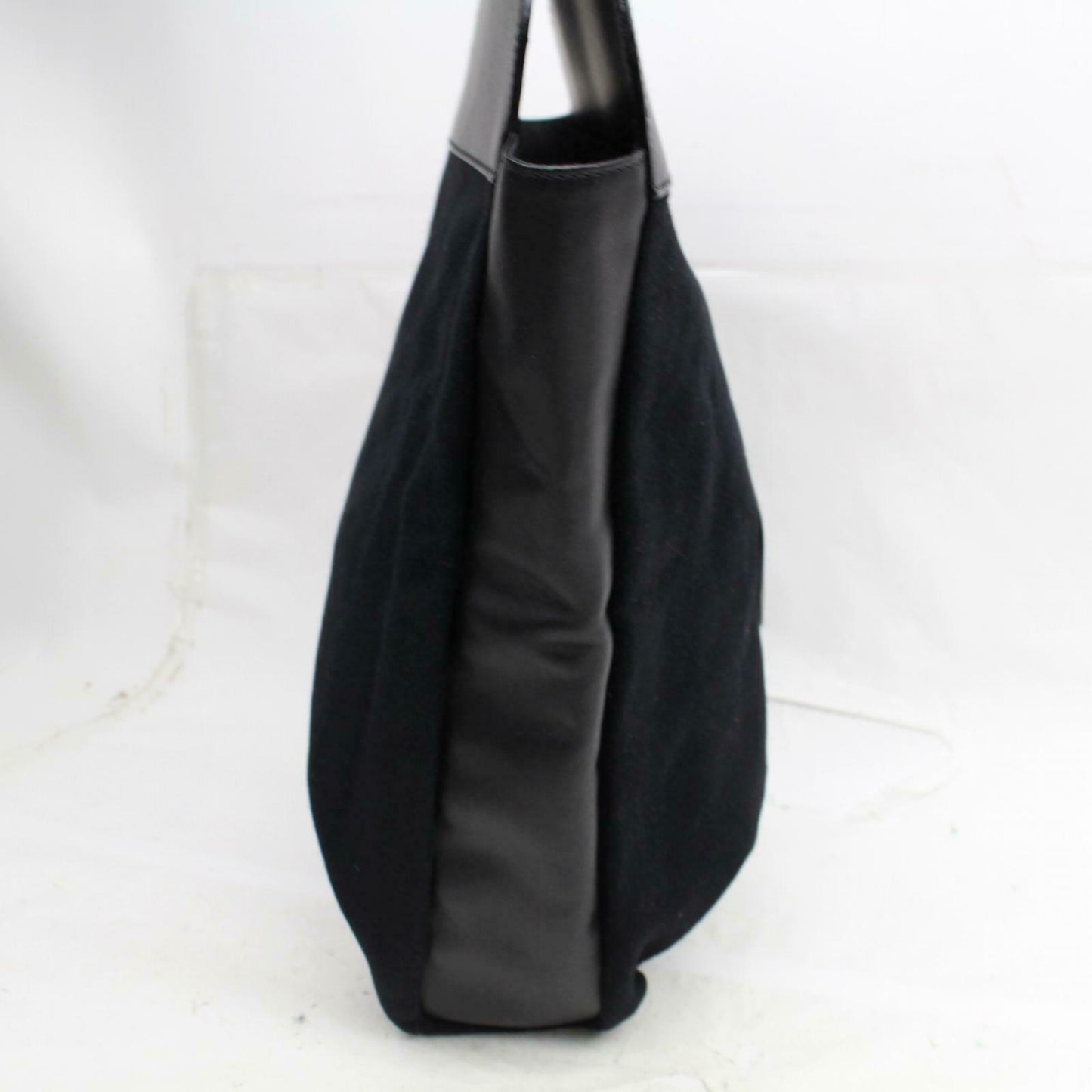 Gucci Black Leather Tote Style 22