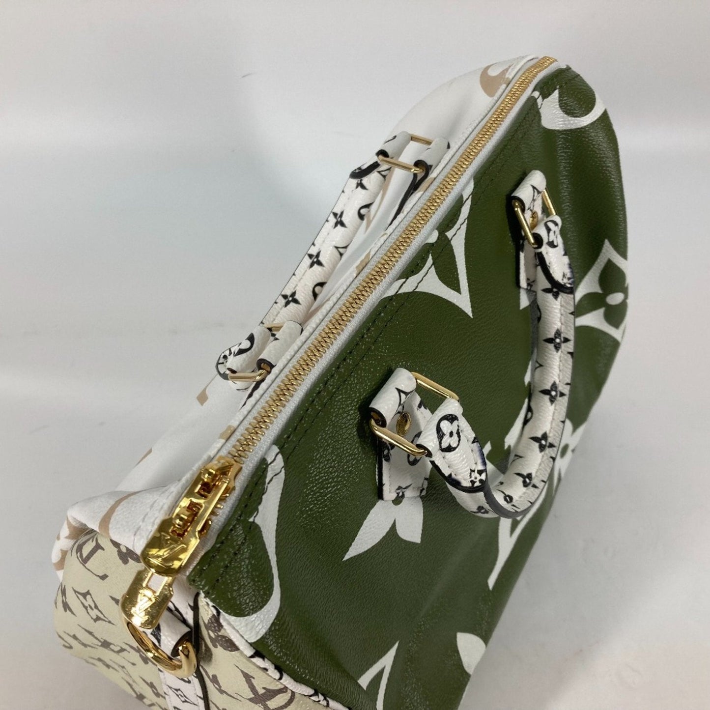 LOUIS VUITTON Bandouliere 30 Handbag