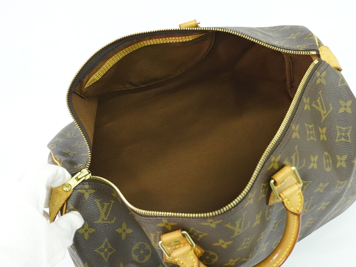 LOUIS VUITTON Handbag