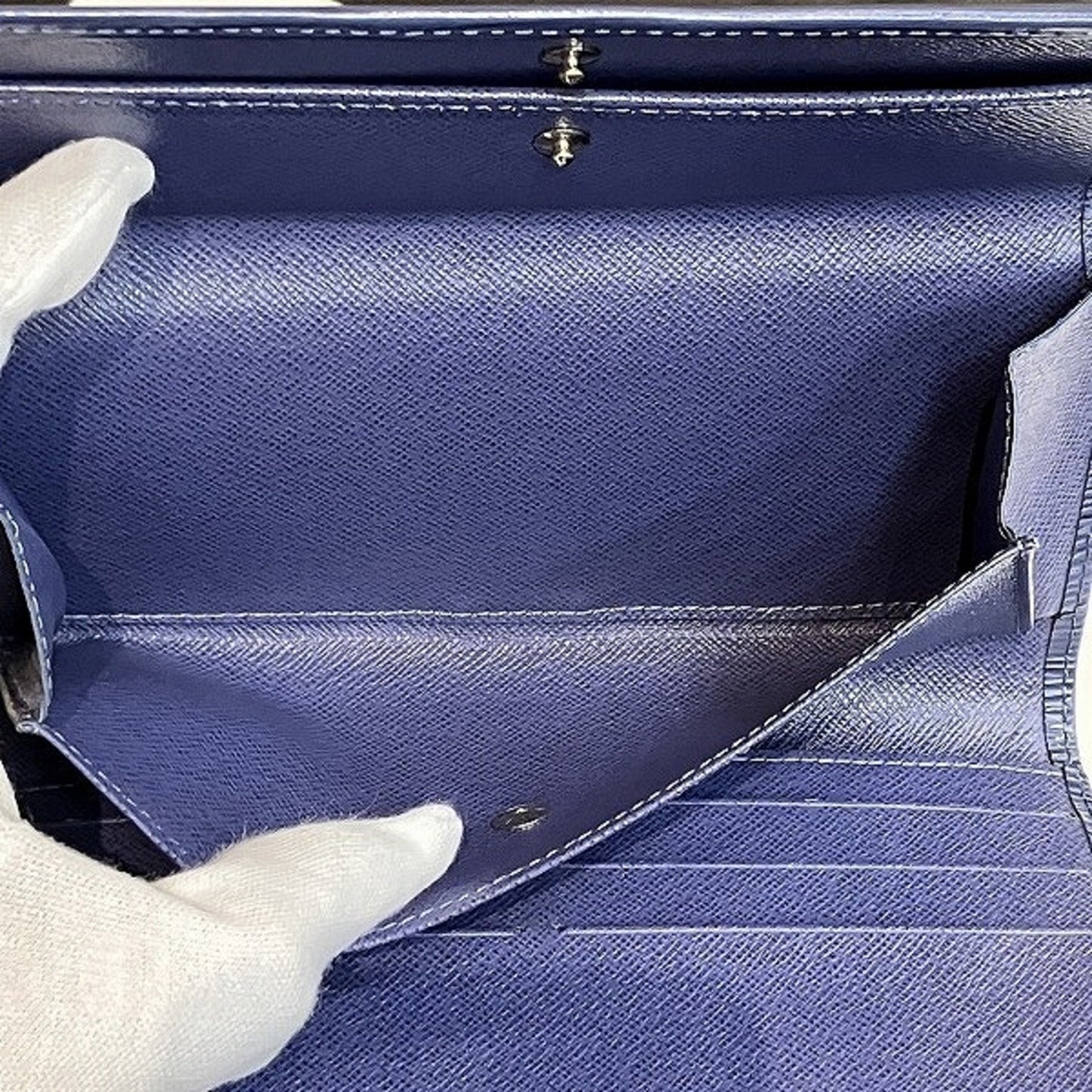 LOUIS VUITTON International Wallet
