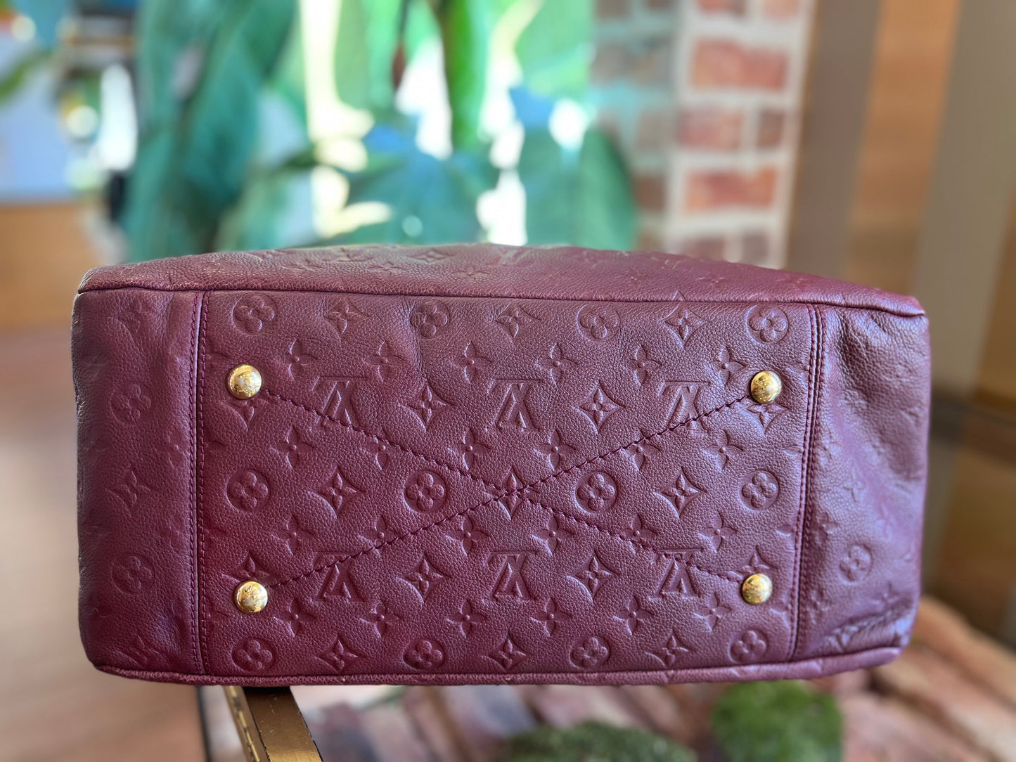 LOUIS VUITTON Burgundy Empriente Leather Artsy Crossbody