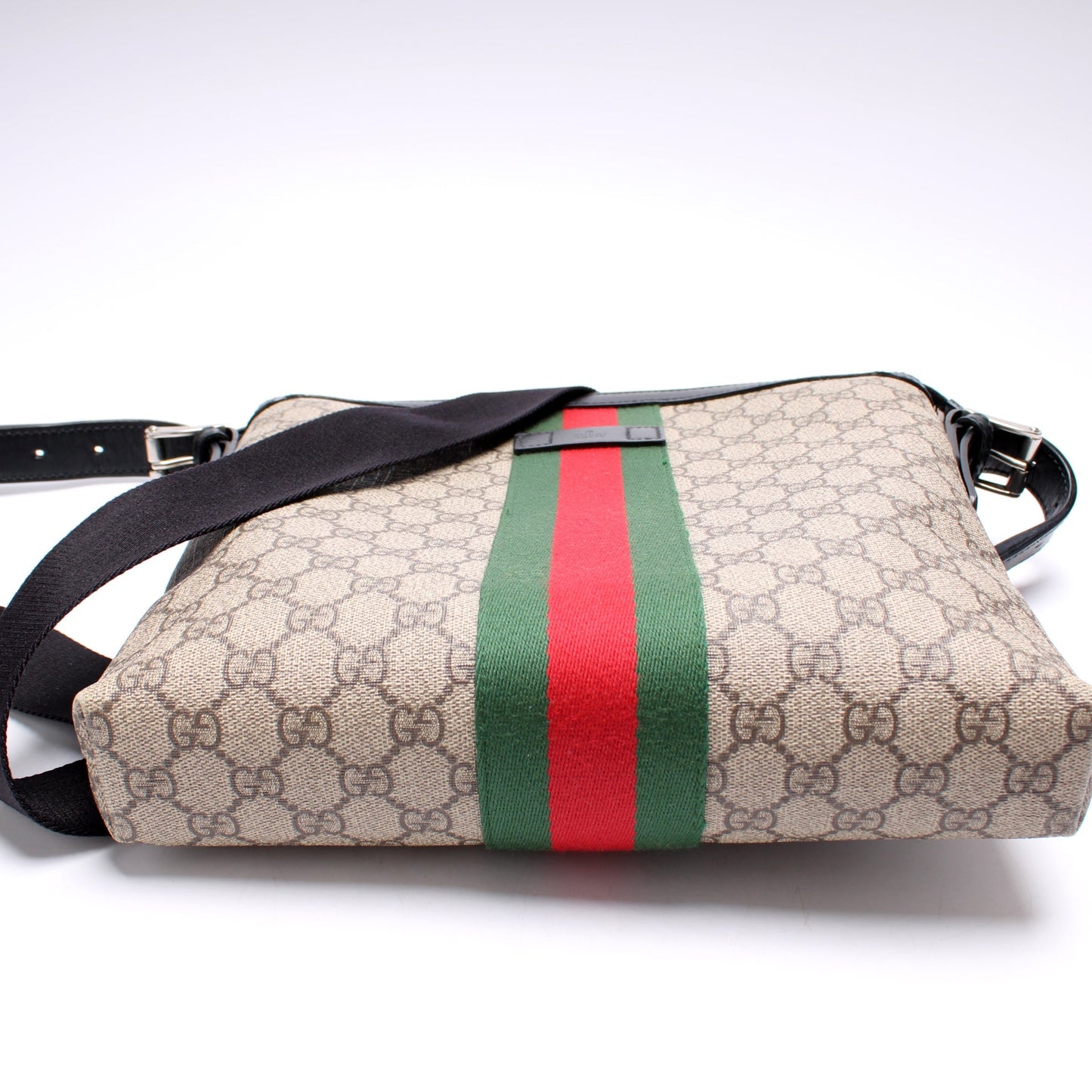 Gucci 387111 GG Supreme Web Messenger Bag