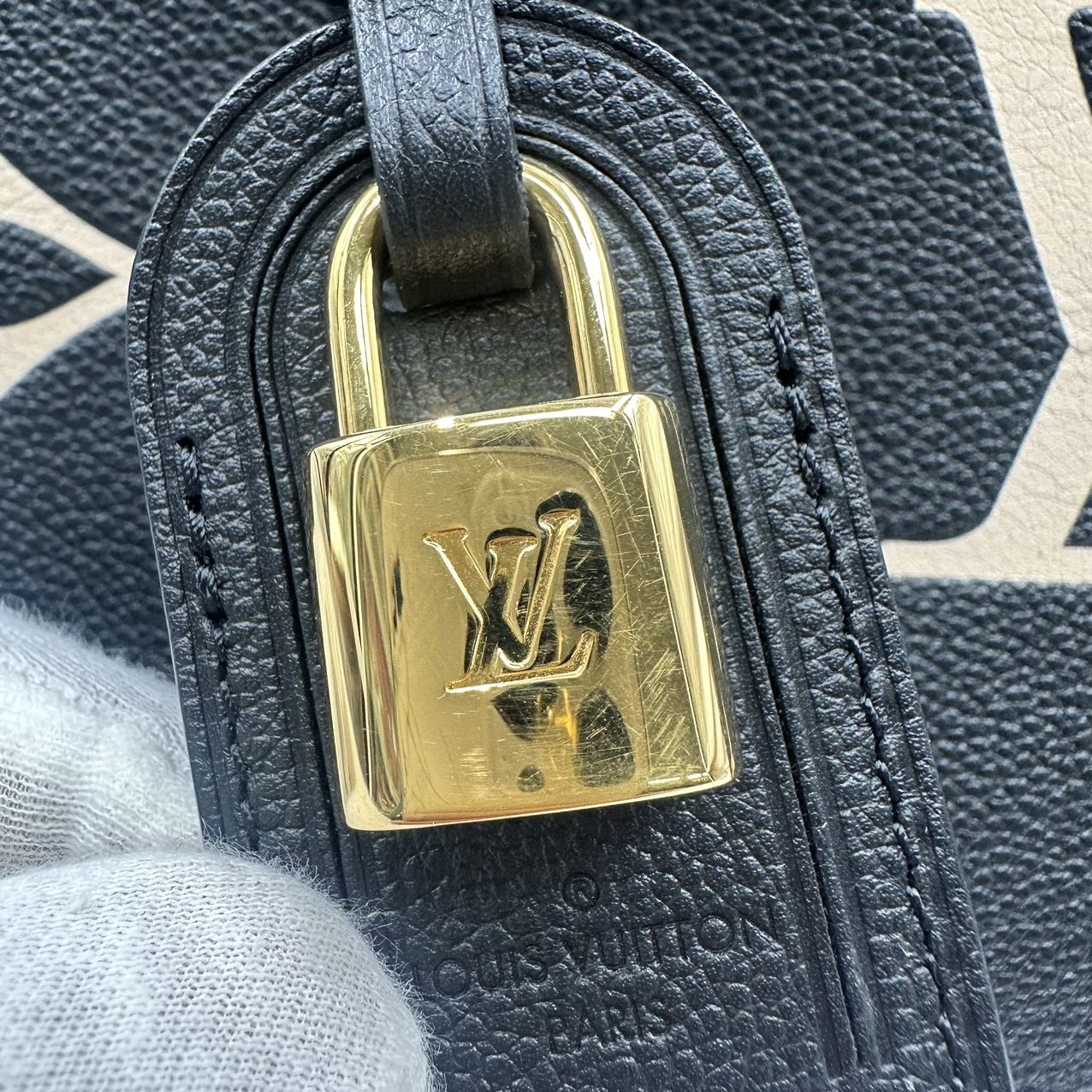 LOUIS VUITTONMonogram Bag