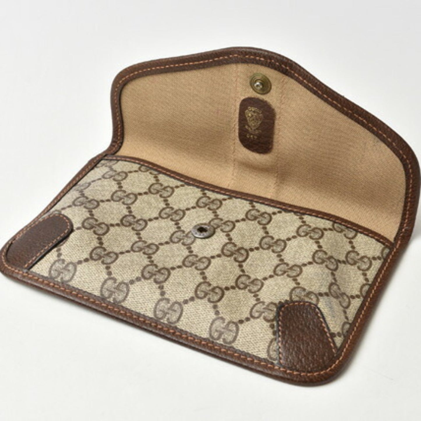 Gucci GG Supreme Canvas Clutch