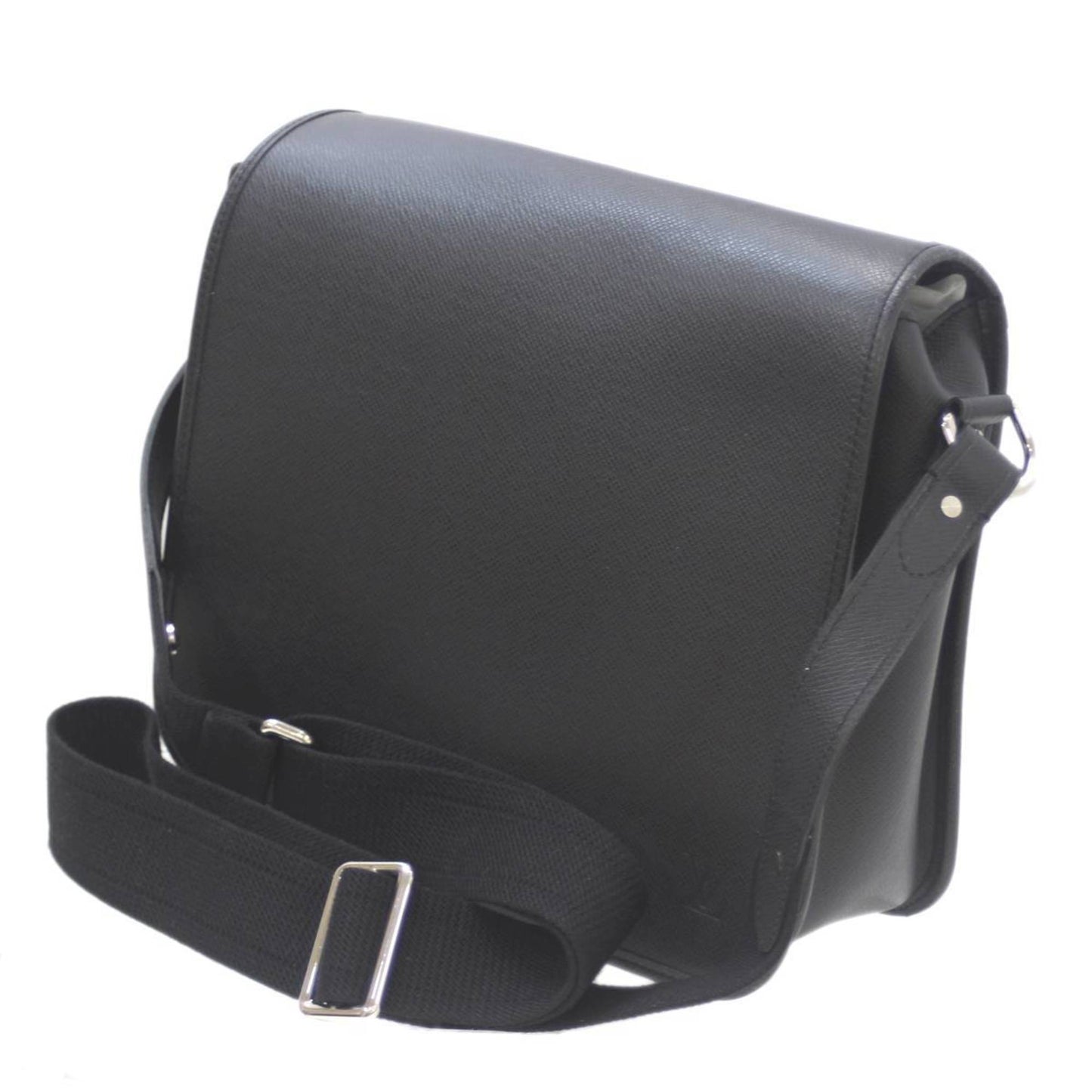 LOUIS VUITTON Andrey Shoulder Bag Taiga Noir ES