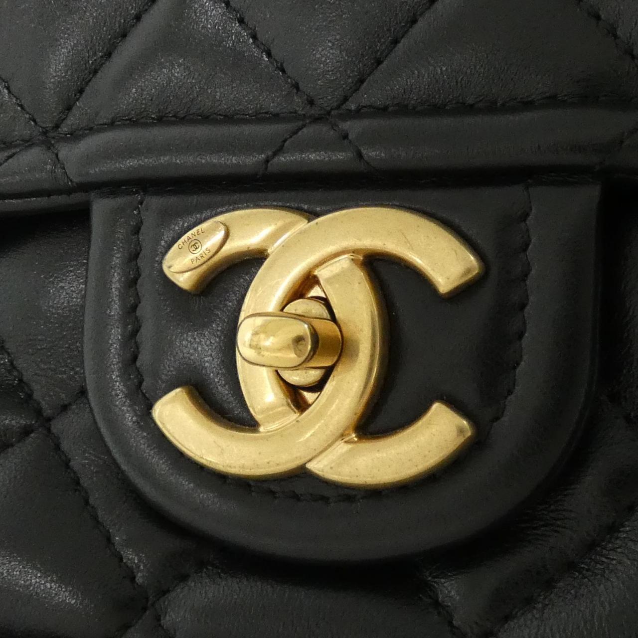 Chanel AS4723 Lambskin Shoulder Bag