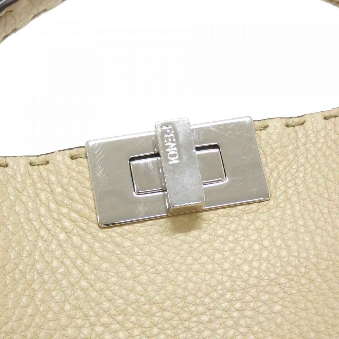 Fendi Selleria Peekaboo Essentially Calf Bag