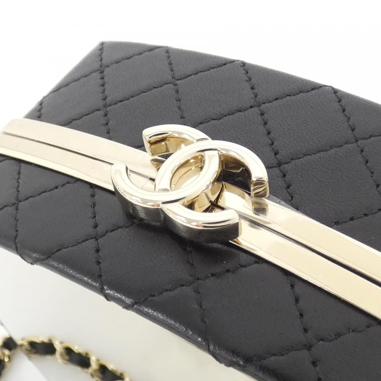 Chanel Lambskin Chain Clutch