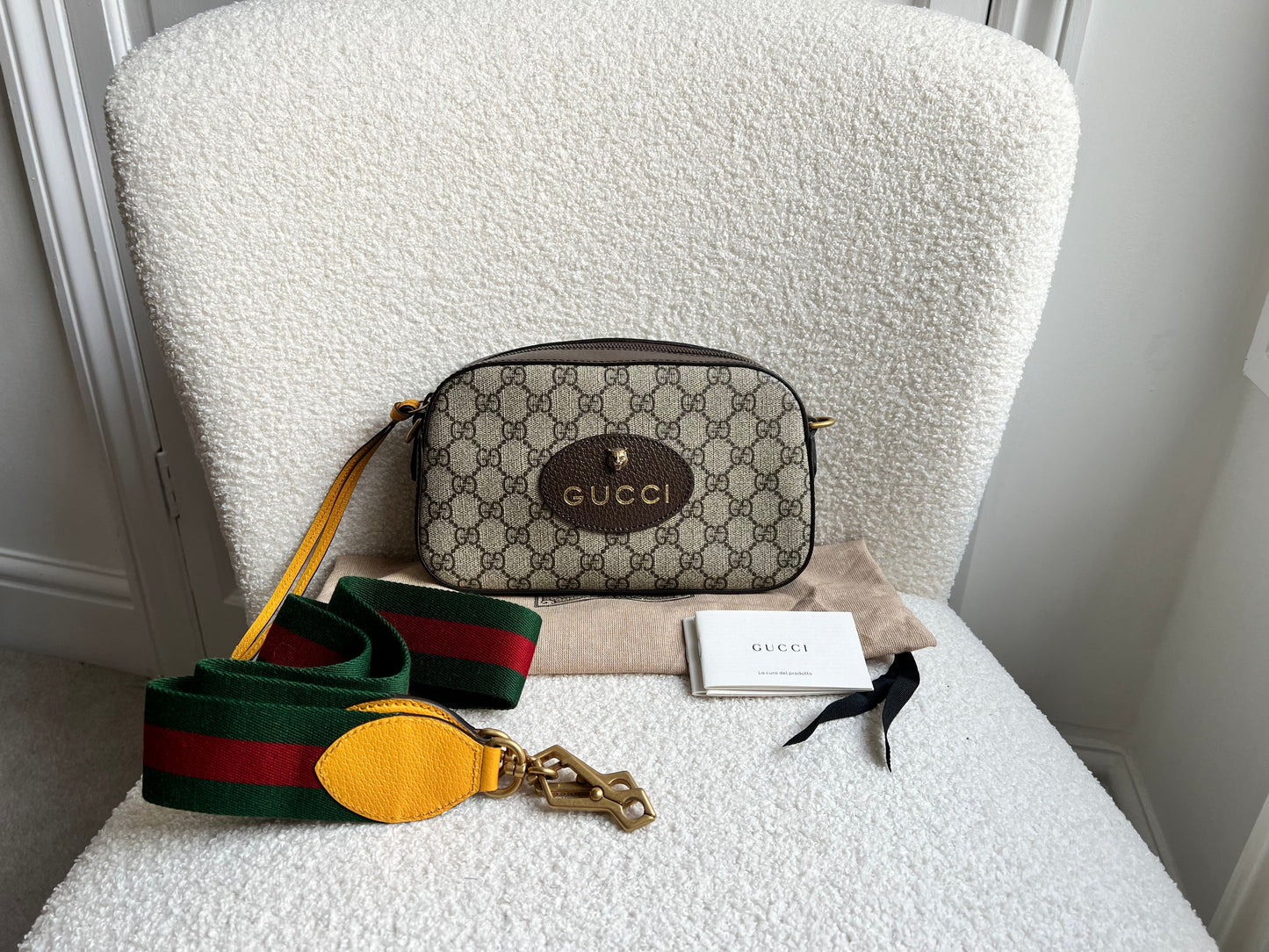 Gucci Neo GG Supreme Messenger Bag (RRP £1310)
