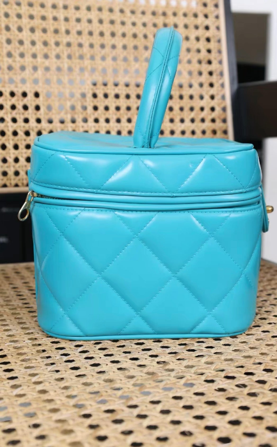 CHANEL 1995 "BARBIE" BLUE PATENT HEART-MIRROR VANITY CASE BAG