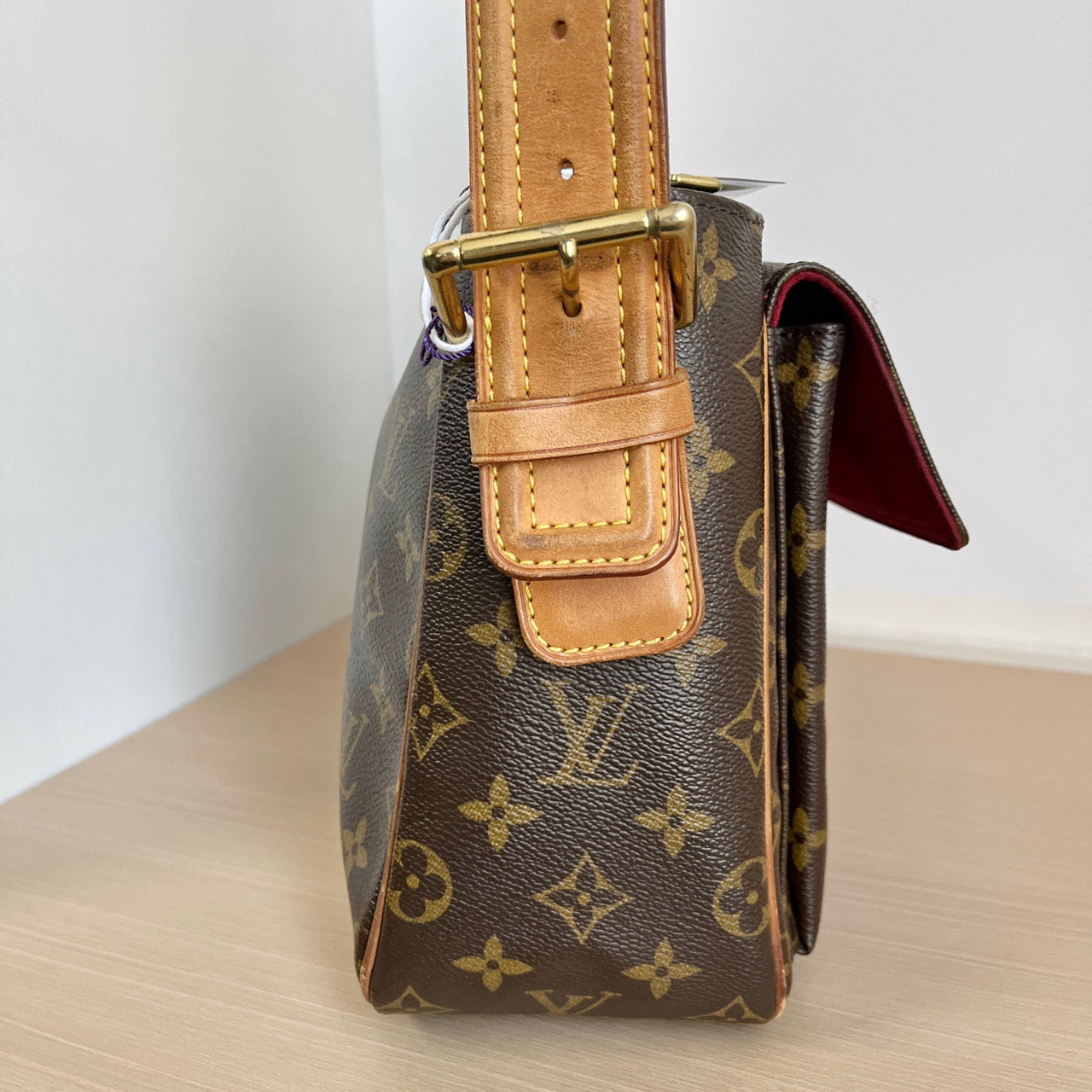 LOUIS VUITTONShoulder Bag