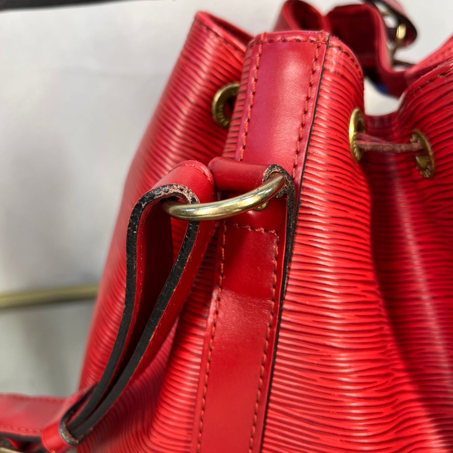 LOUIS VUITTON Petit Noe Epi Castillan Red Bucket Bag