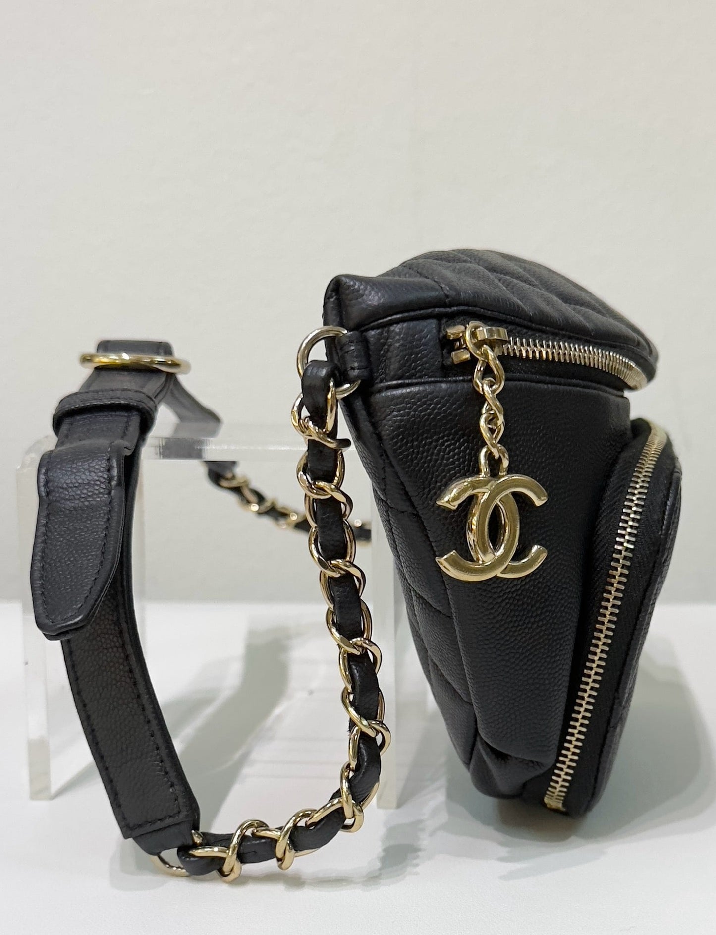 Chanel Black Quilted Caviar Leather Business Affinity Waist Belt Bag not have card
