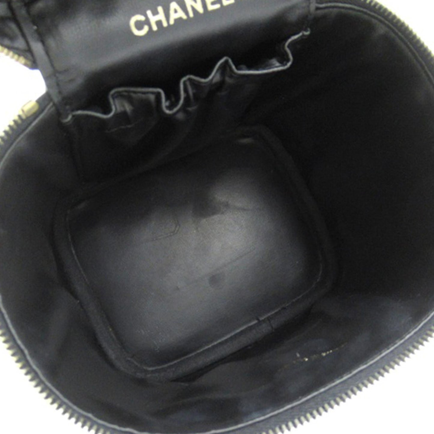 Chanel CC Caviar Vanity Case (SHG-ZCDh4u) Handbag