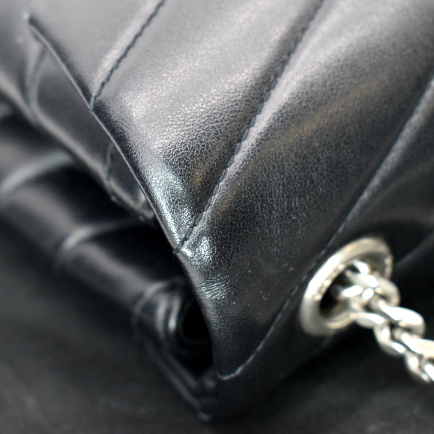 SAINT LAURENT Medium Loulou Matelasse Leather Chain Shoulder Bag Black