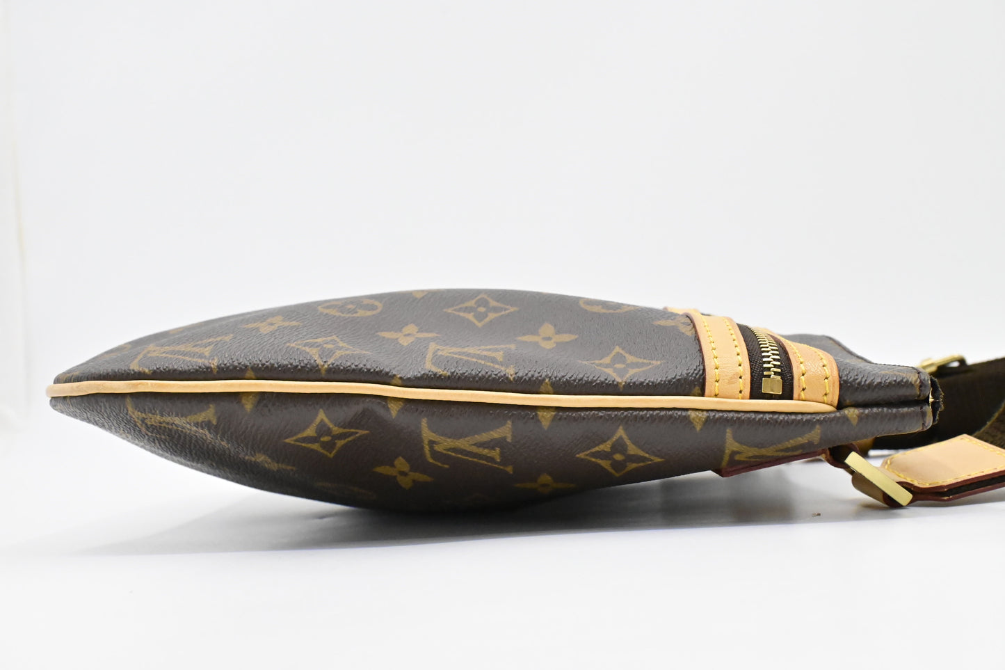 Louis Vuitton Pochette Bosphore in Monogram Canvas