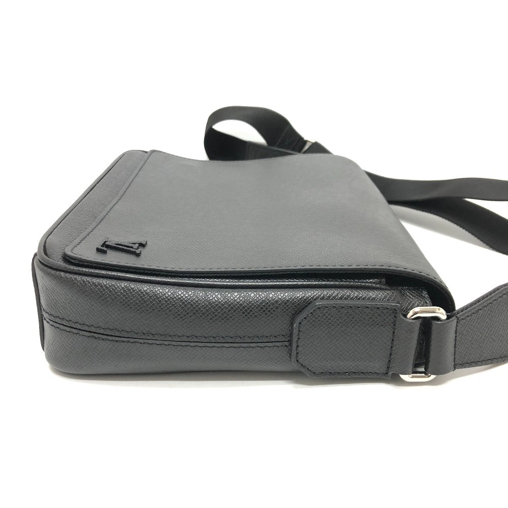 LOUIS VUITTON Shoulder Bag Taiga Leather black Taiga District PM NV3