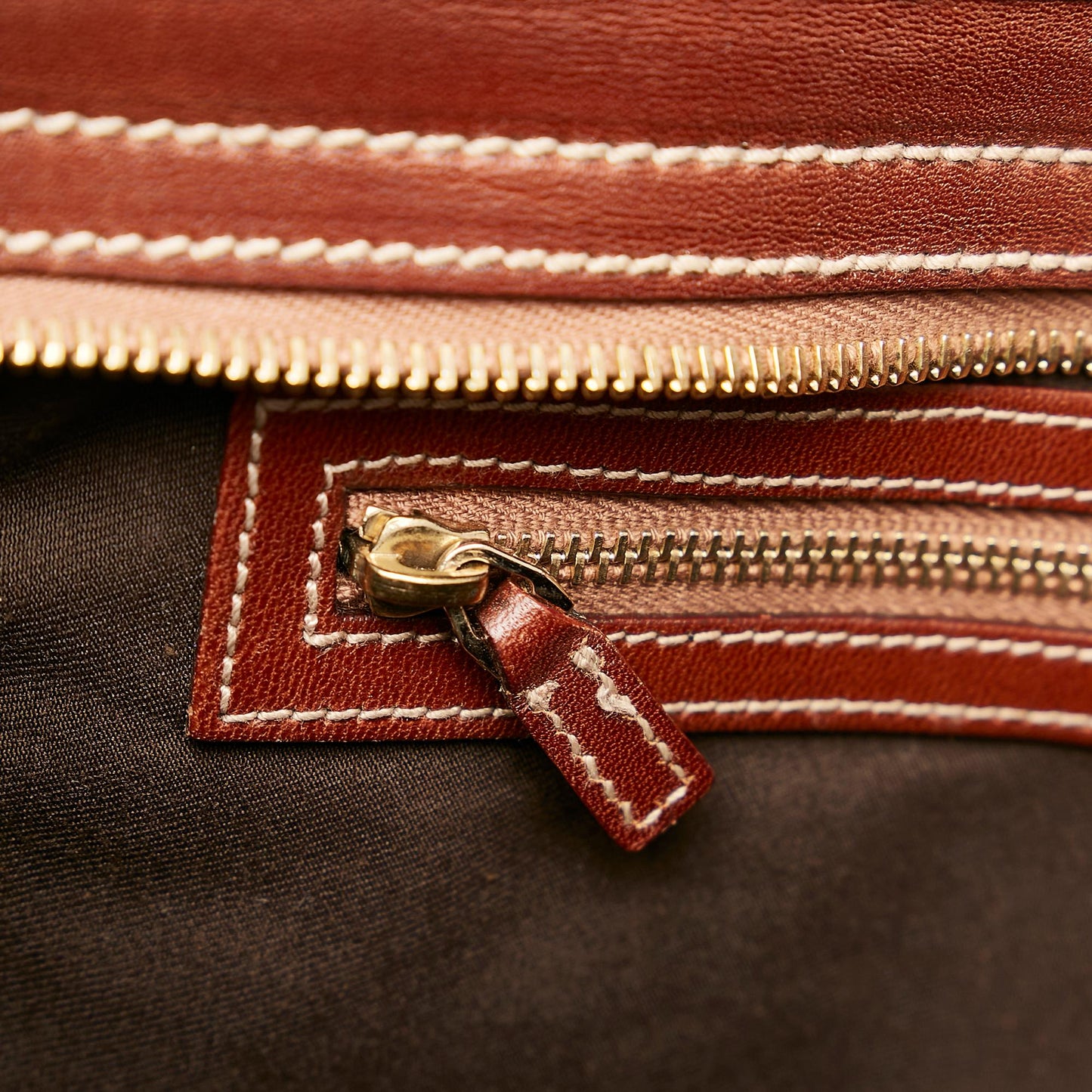 Gucci GG Canvas Pelham Shoulder Bag (SHG-28303)