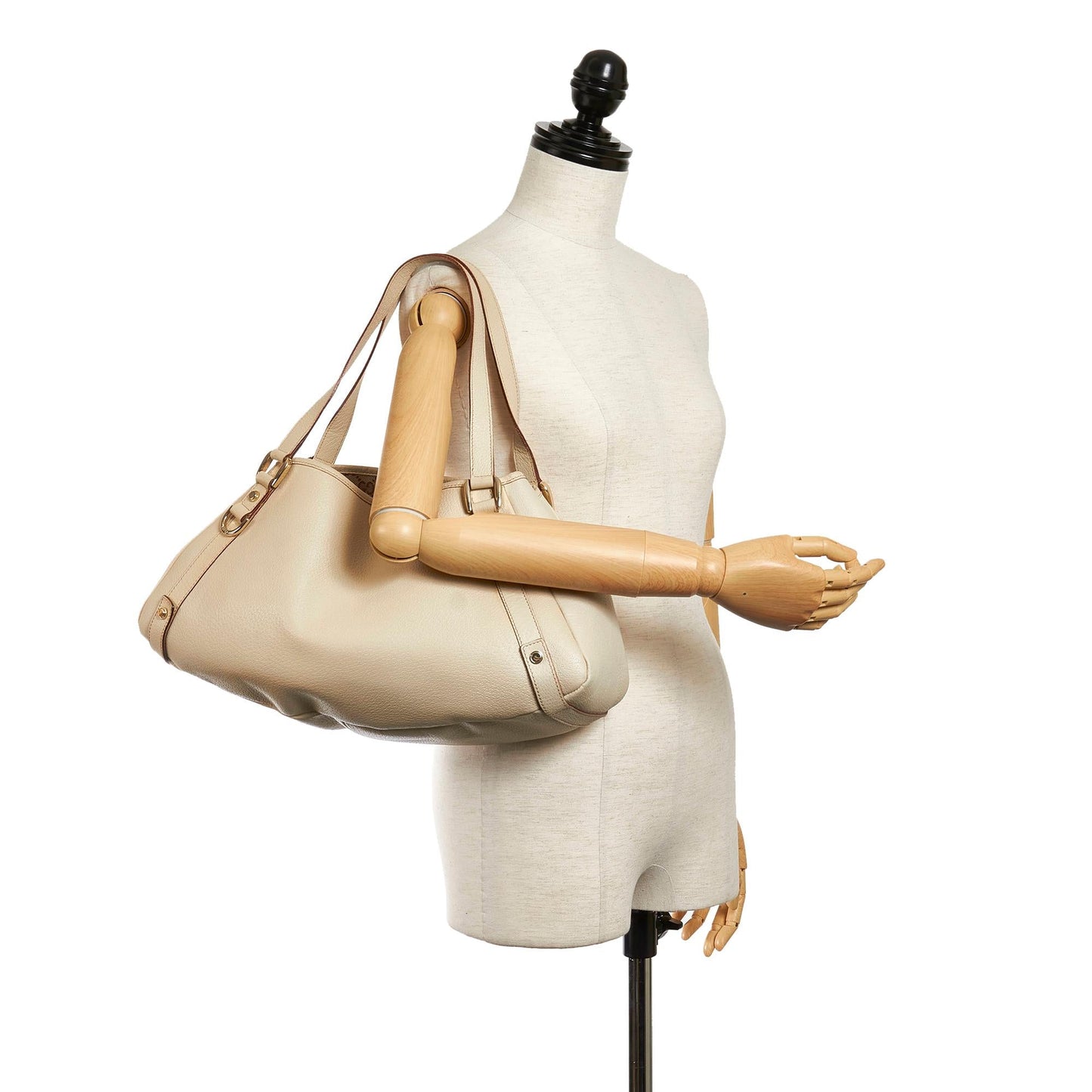 Gucci Pelham Leather Shoulder Bag (SHG-30151)