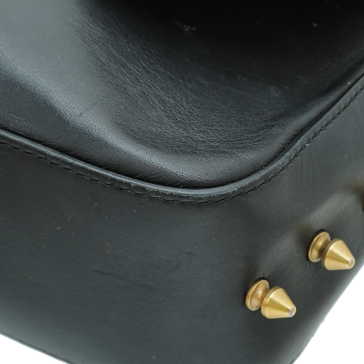 Gucci Chain Leather Shoulder Bag