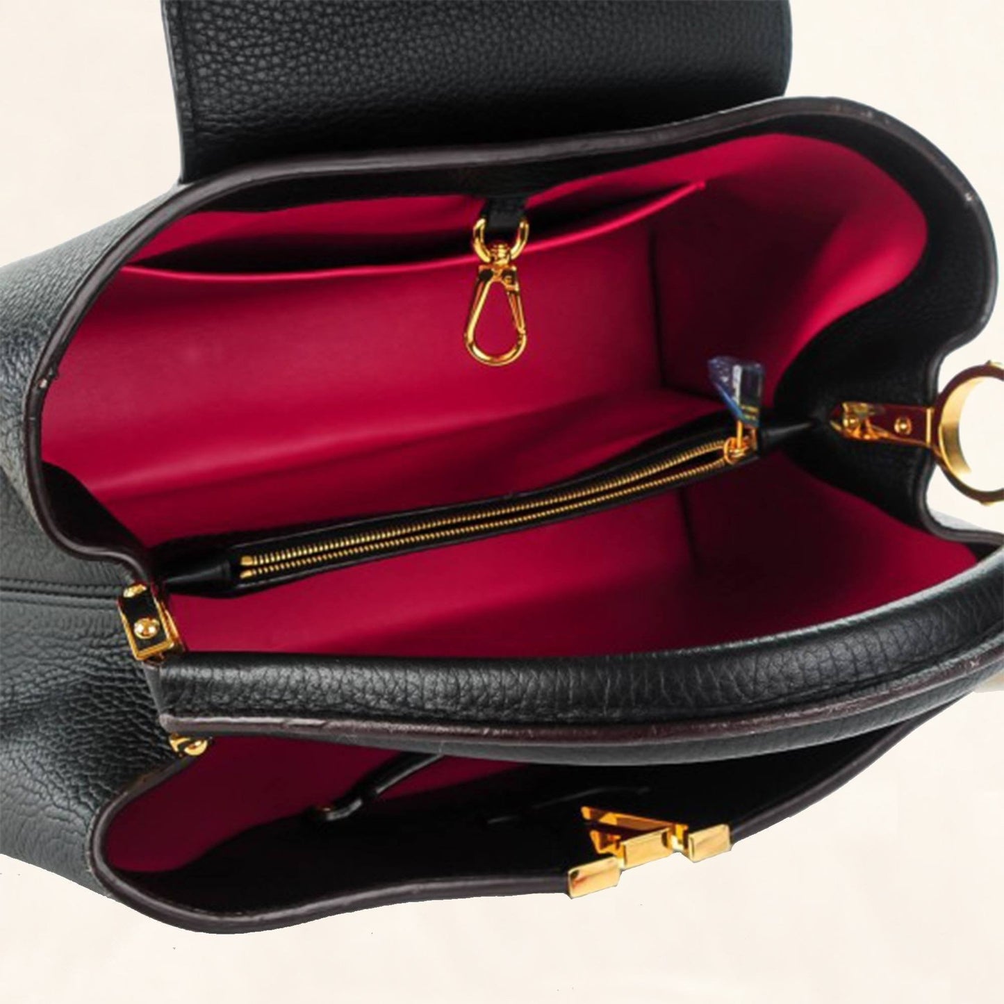 Louis Vuitton | Taurillon Capucines | MM Crossbody