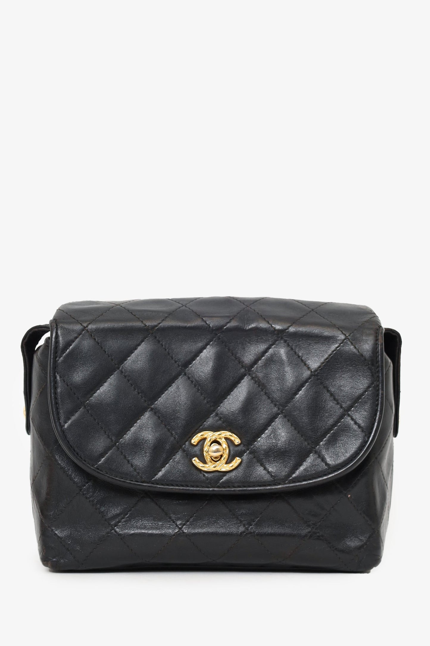 Chanel 1991-94 Black Lambskin Round Flap Shoulder Bag