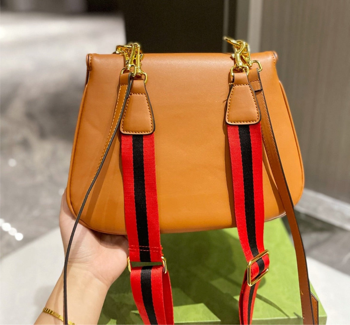 Gucci Woman Shoulder Bag Style 21