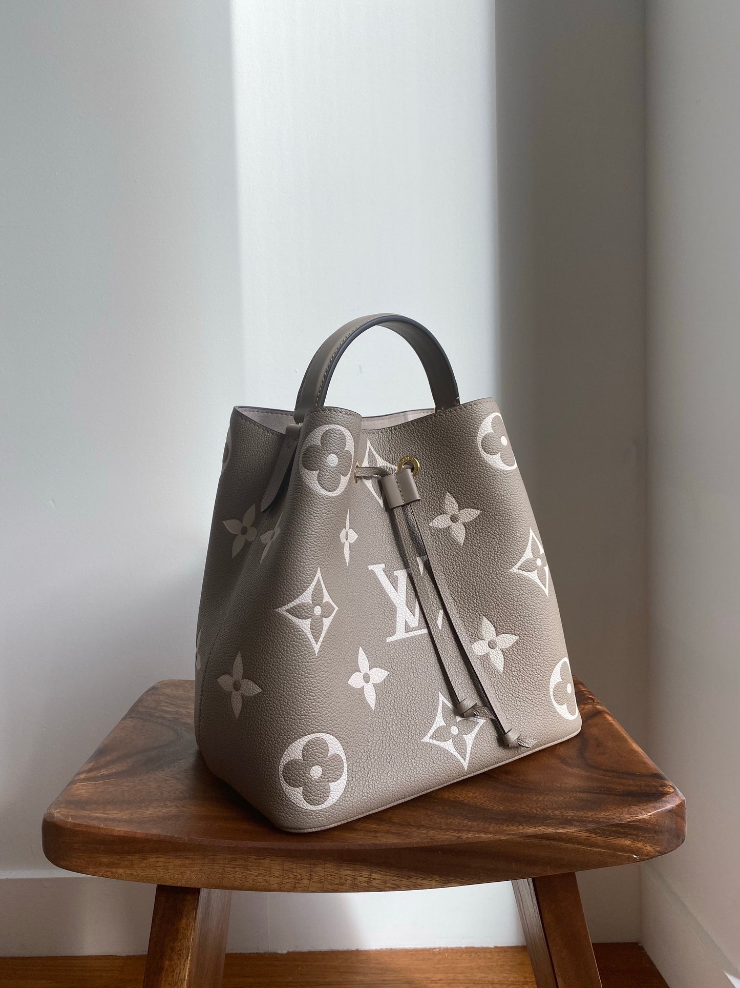 Louis Vuitton Turtledove NeoNoe MM Crossbody
