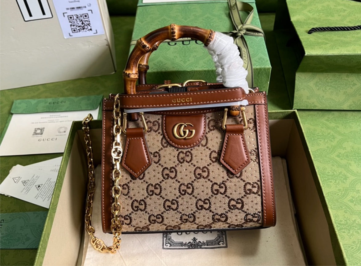 Gucci Woman Shoulder Bag Style 18