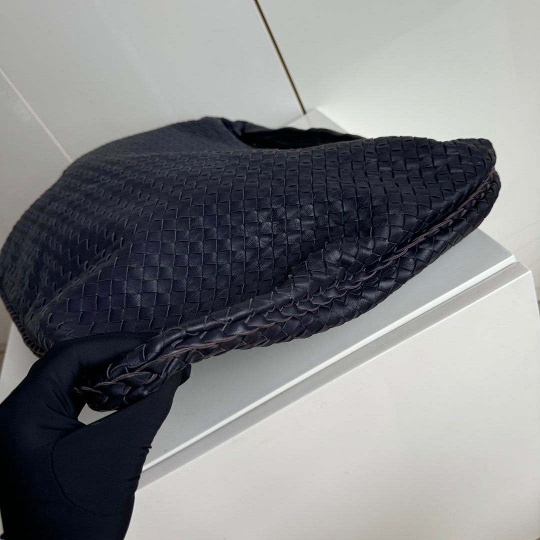 Bottega Veneta Veneta Hobo Maxi Navy Intrecciato Leather Bag 51-53cm