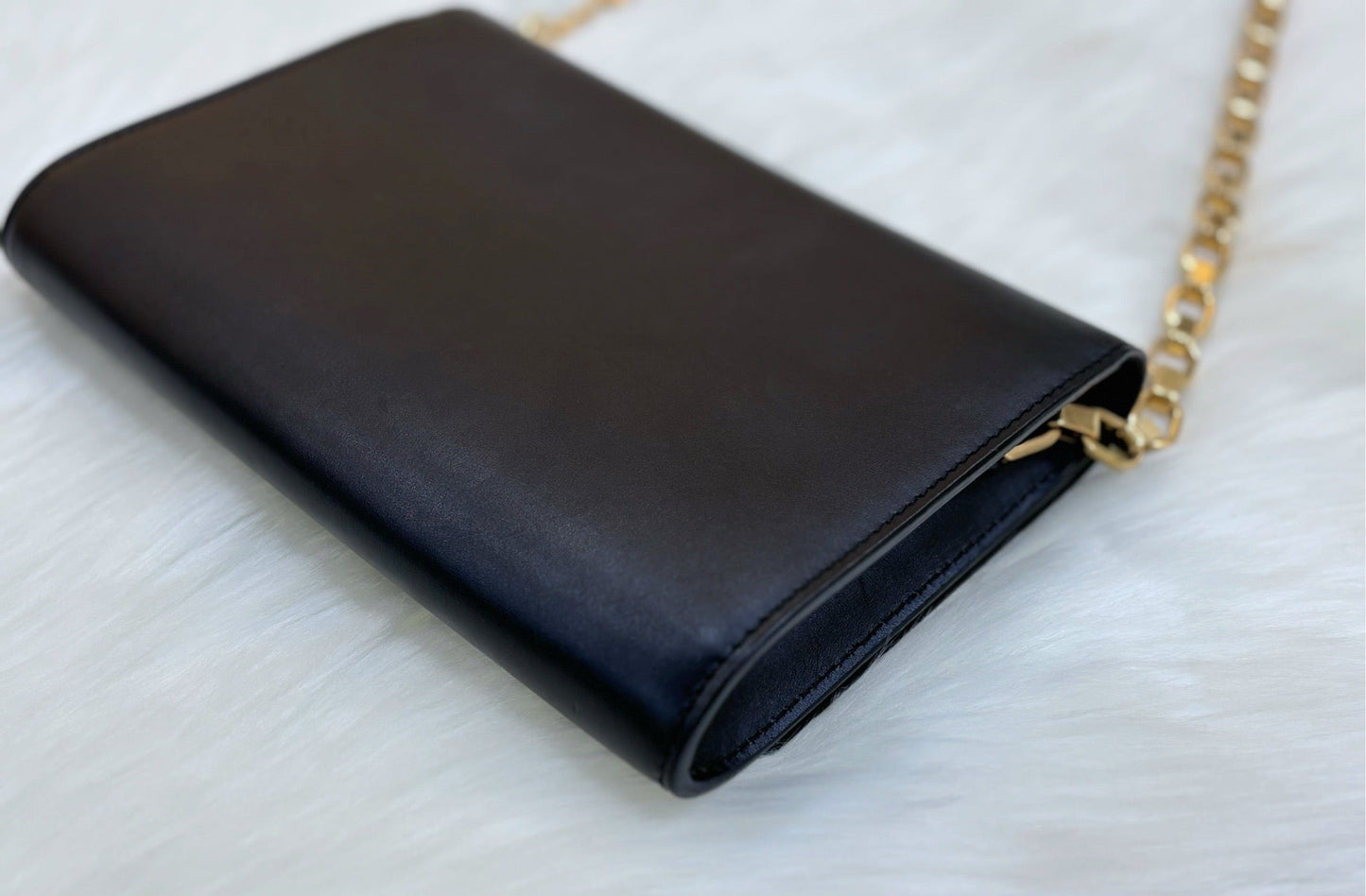 LOUIS VUITTONShoulder Bag
