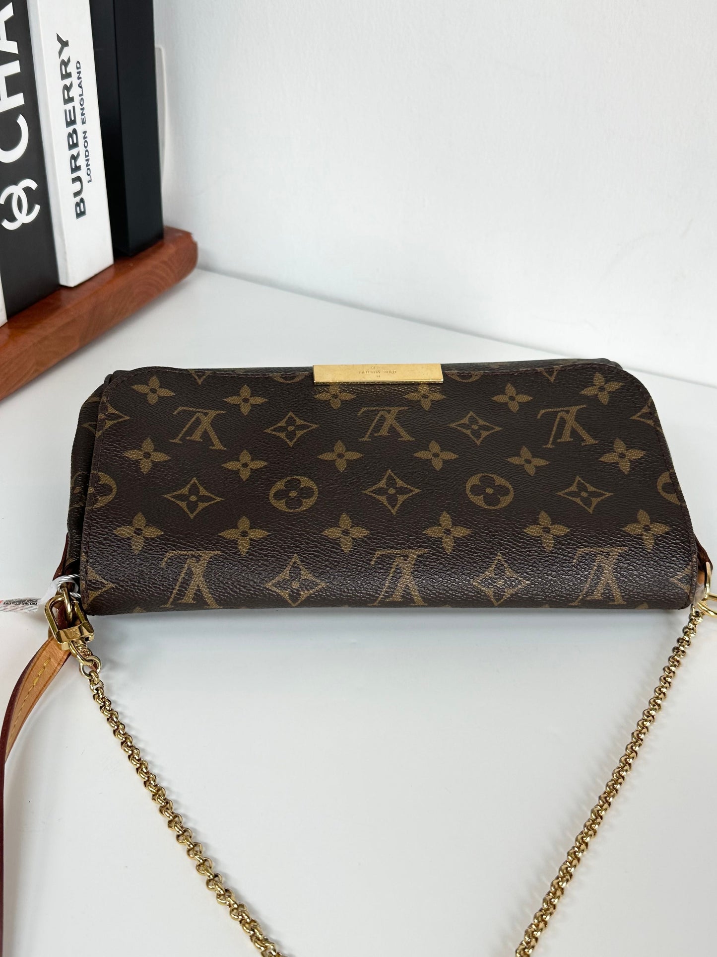 Favorite leather crossbody bag Louis Vuitton Brown in Leather