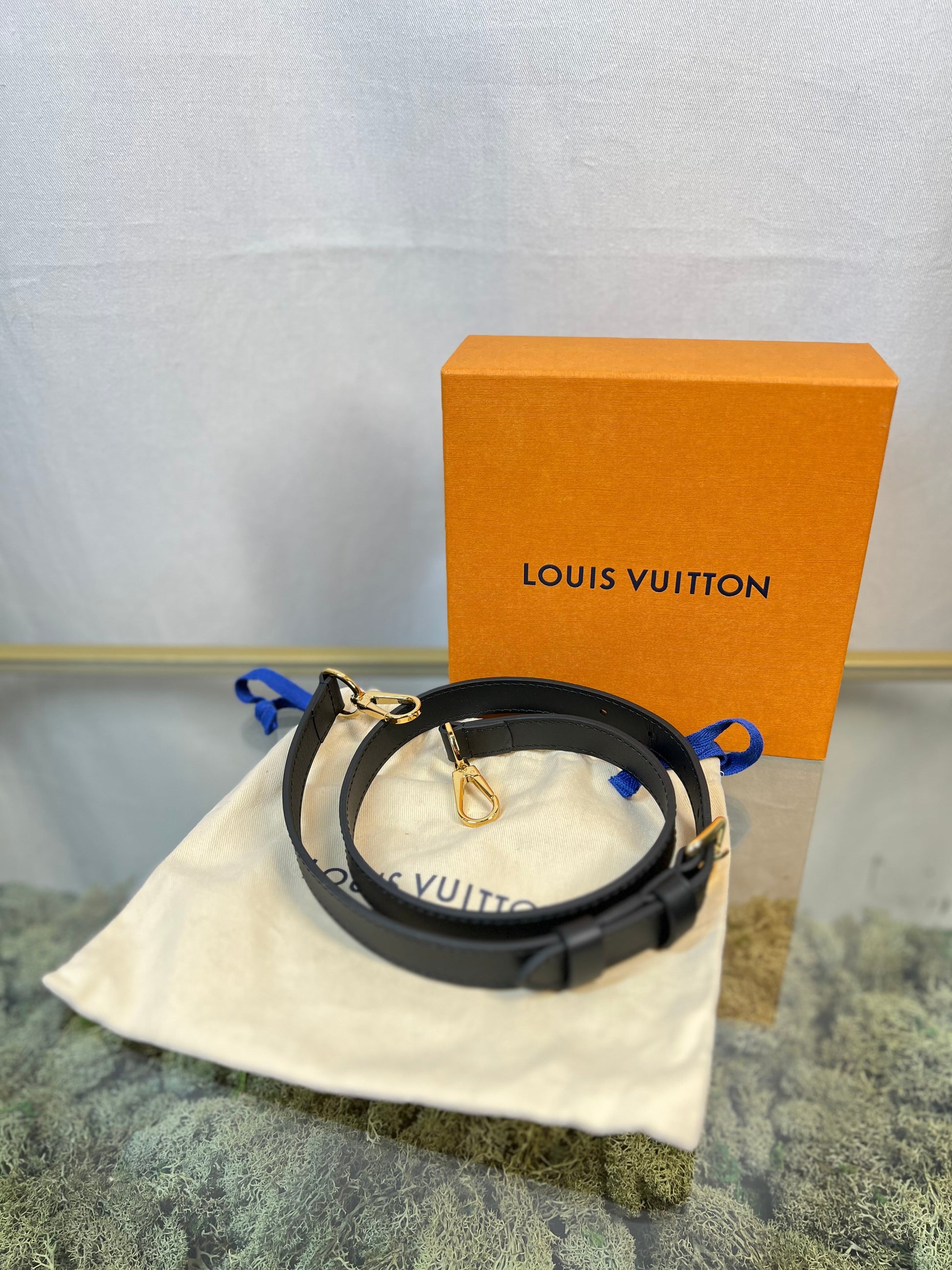LOUIS VUITTON Bandouliere Black Leather Strap Crossbody