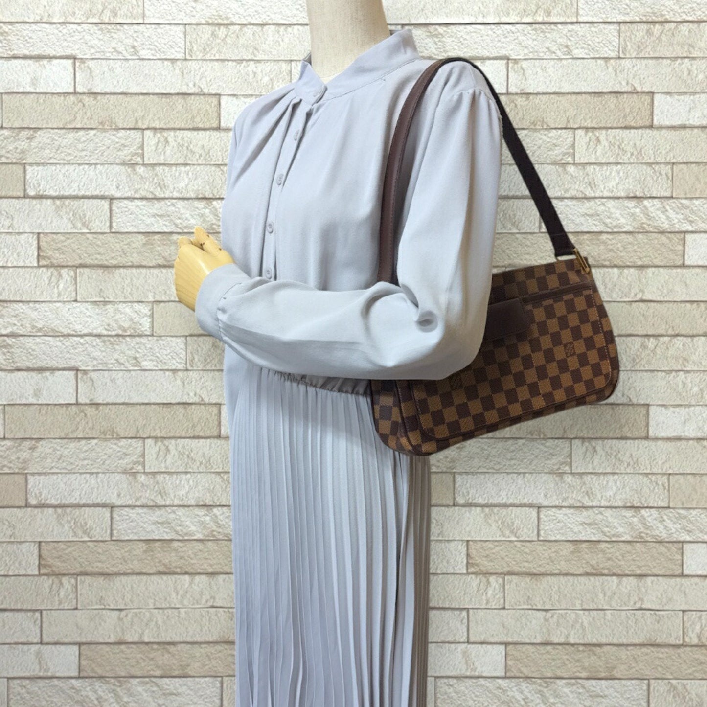 Louis Vuitton Damier Canvas Shoulder Bag