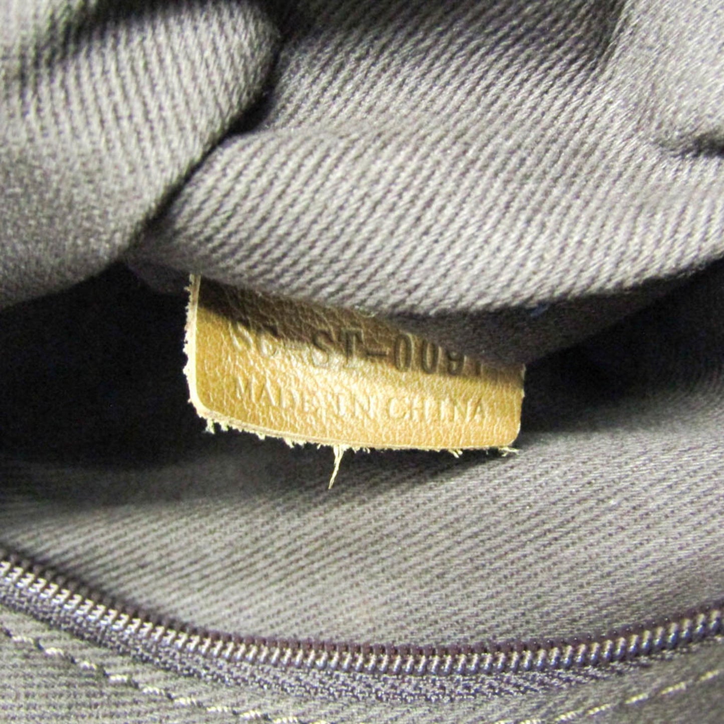Luxury CELINE Triomphe Tote