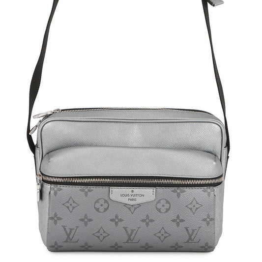 LOUIS VUITTON Outdoor messenger SilverM30830 Monogram Taiga Leather