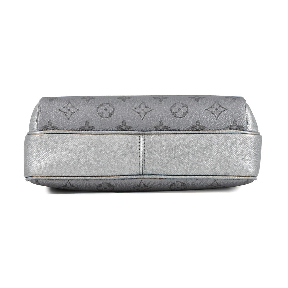 LOUIS VUITTON Outdoor messenger SilverM30830 Monogram Taiga Leather