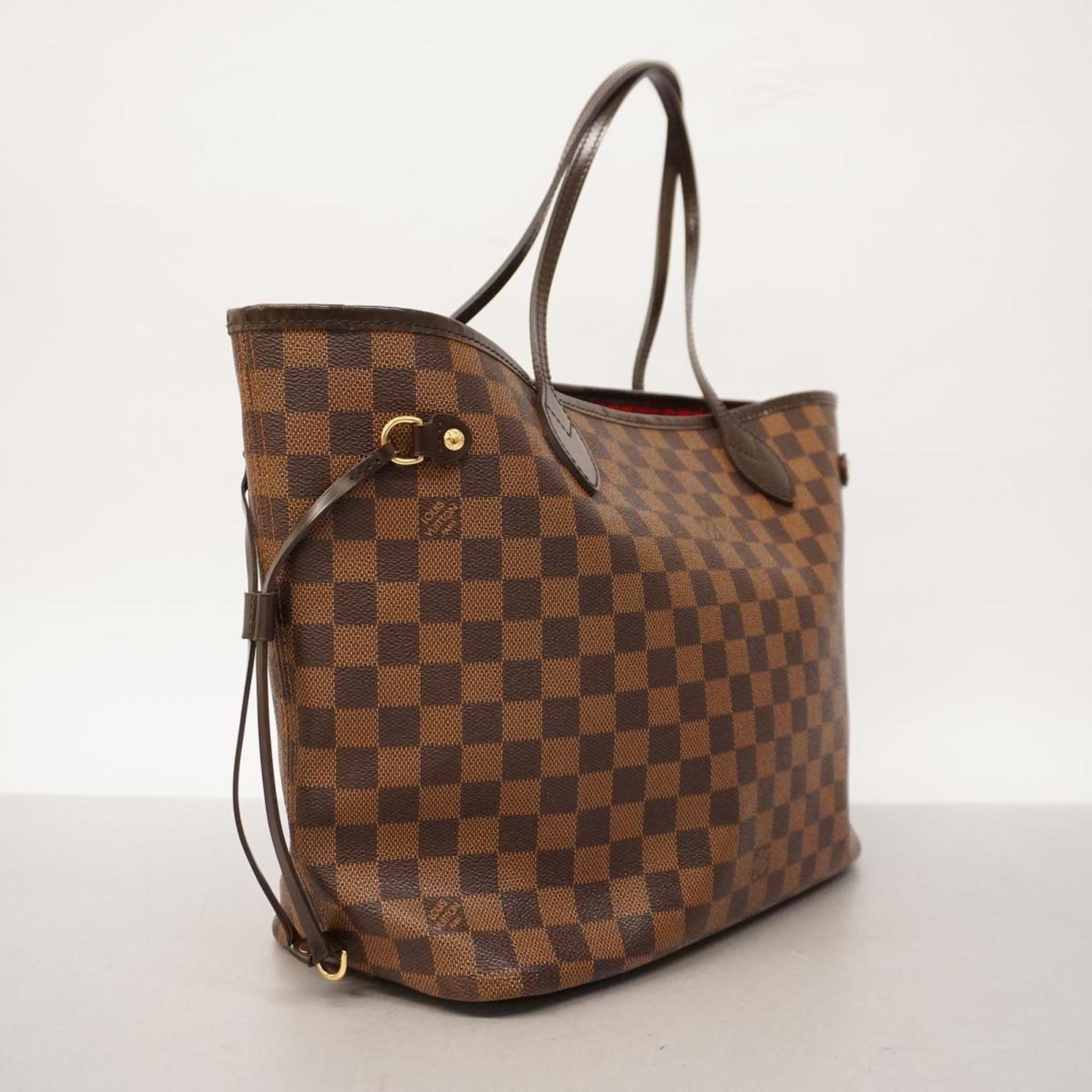 LOUIS VUITTON Neverfull MM Tote