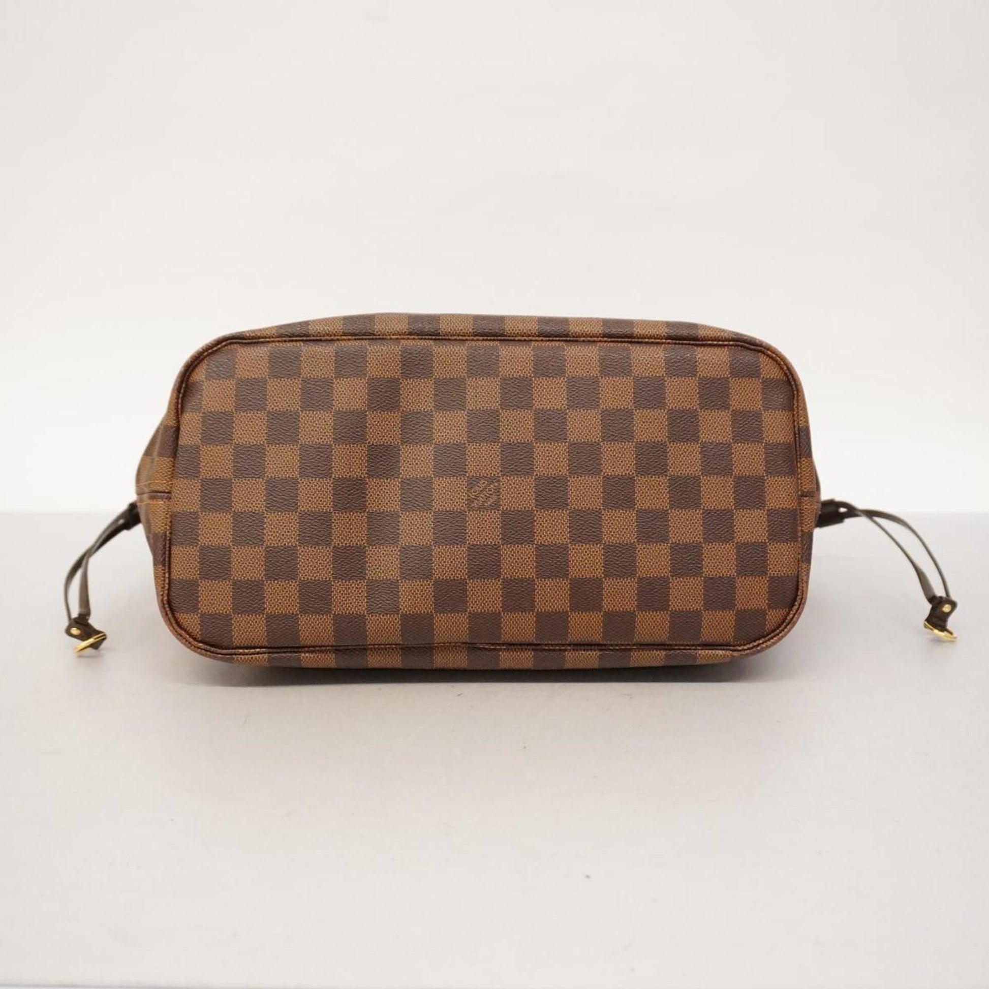 LOUIS VUITTON Neverfull MM Tote