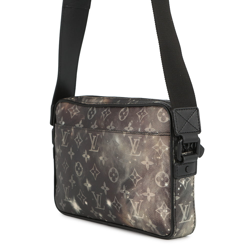 LOUIS VUITTON Alpha Messenger NoirM44165 Monogram Galaxy