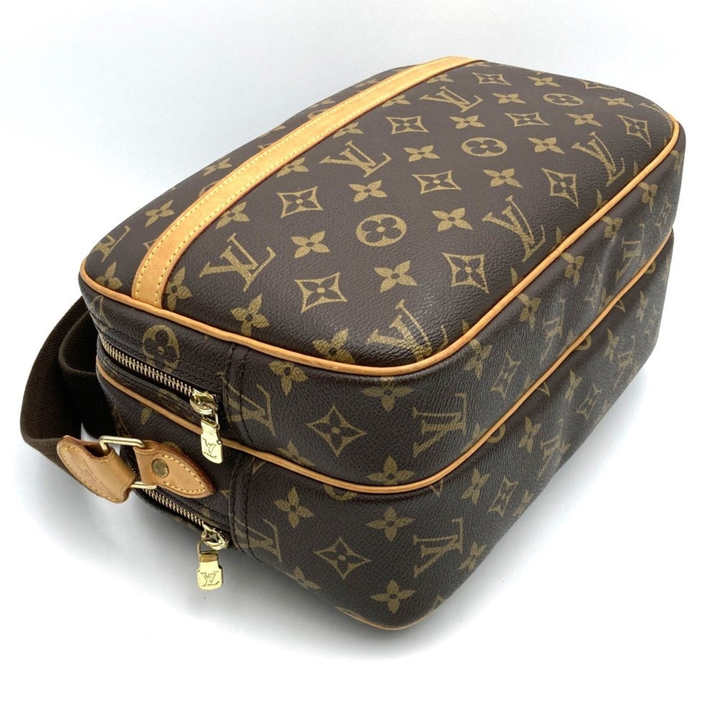 LOUIS VUITTON Reporter pm Shoulder Bag
