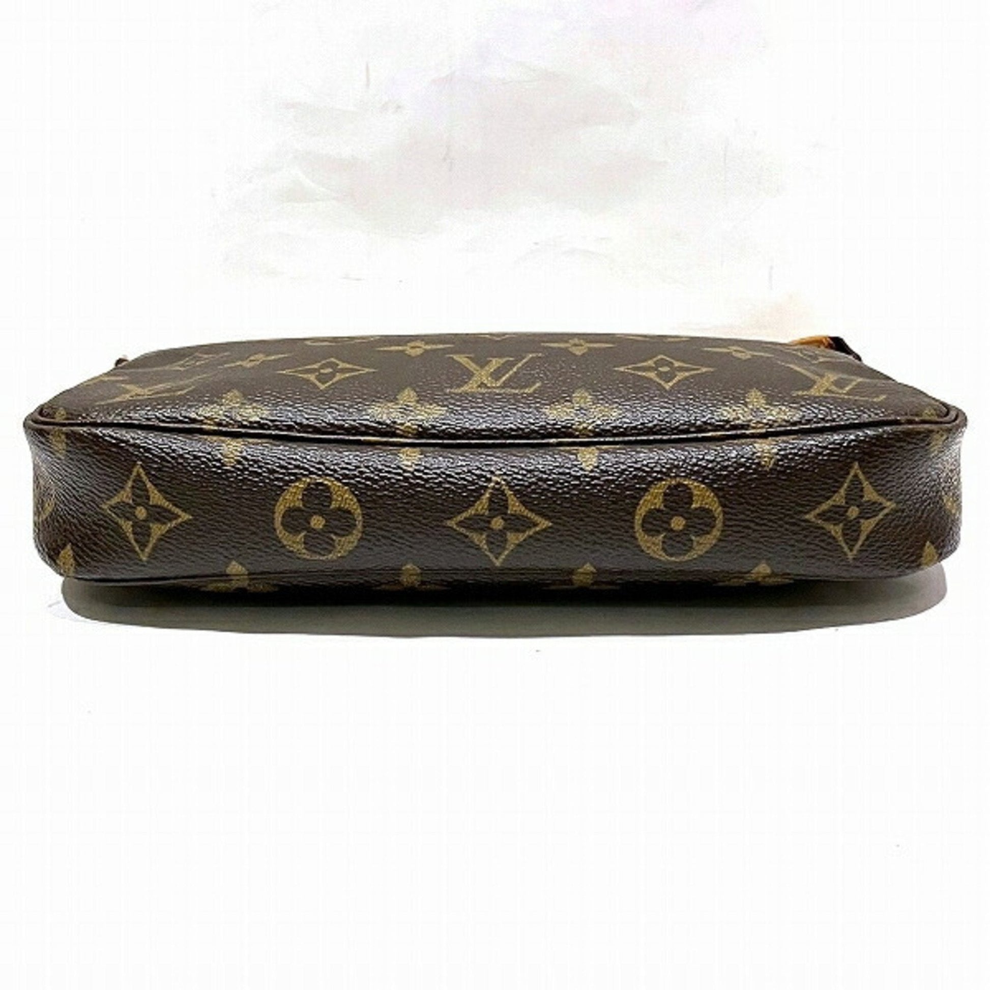 LOUIS VUITTON Pochette Accessoire Clutch Bag