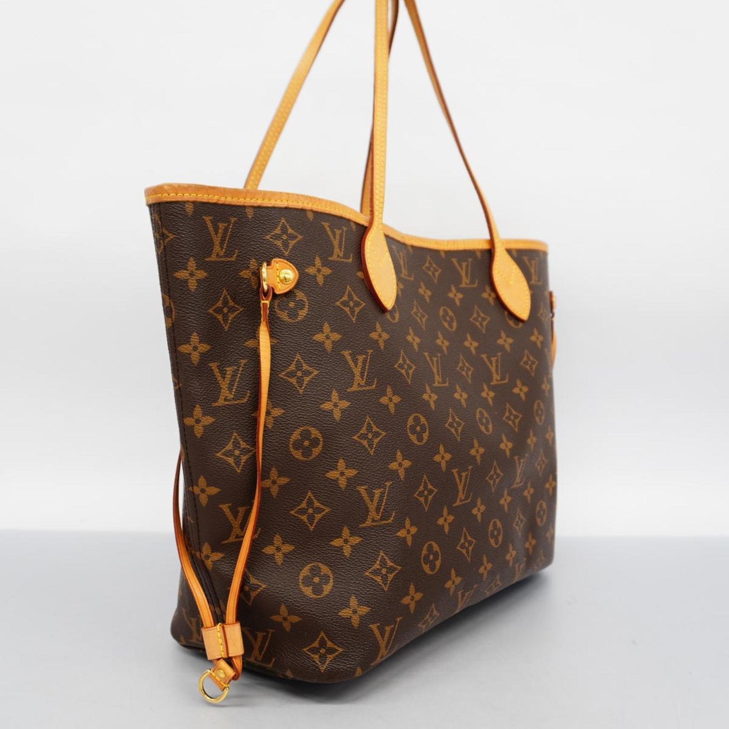 LOUIS VUITTON Neverfull MM Tote