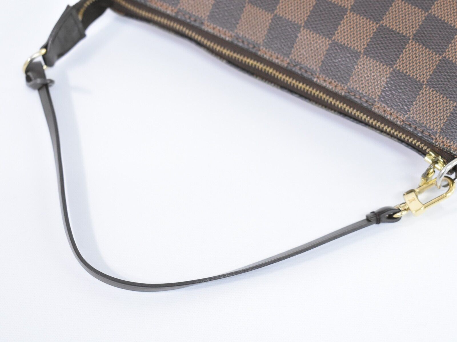 LOUIS VUITTON Pochette accessoires Clutch Bag