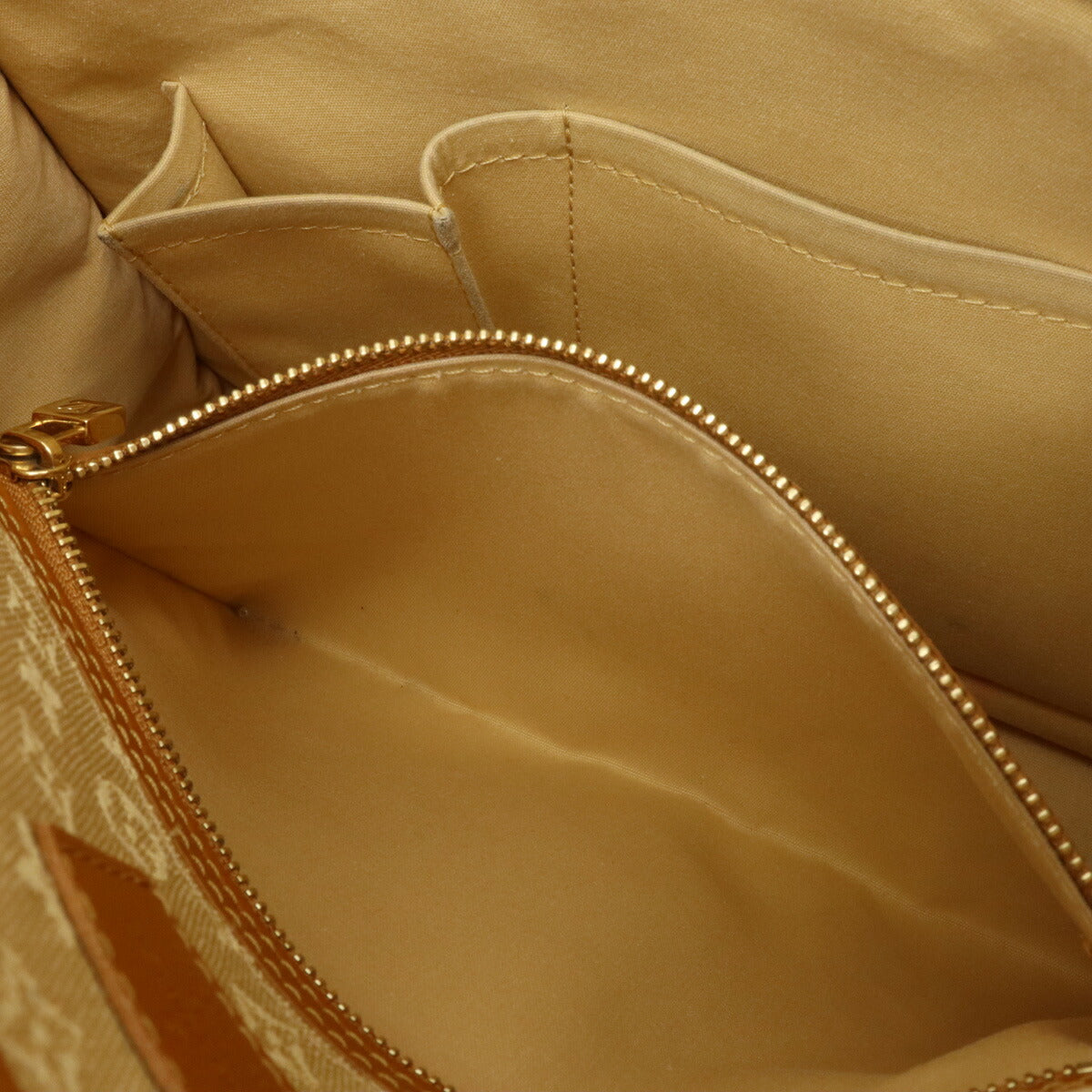 Louis Vuitton Monogram Mini Besace Mary Kate Shoulder Bag M92323