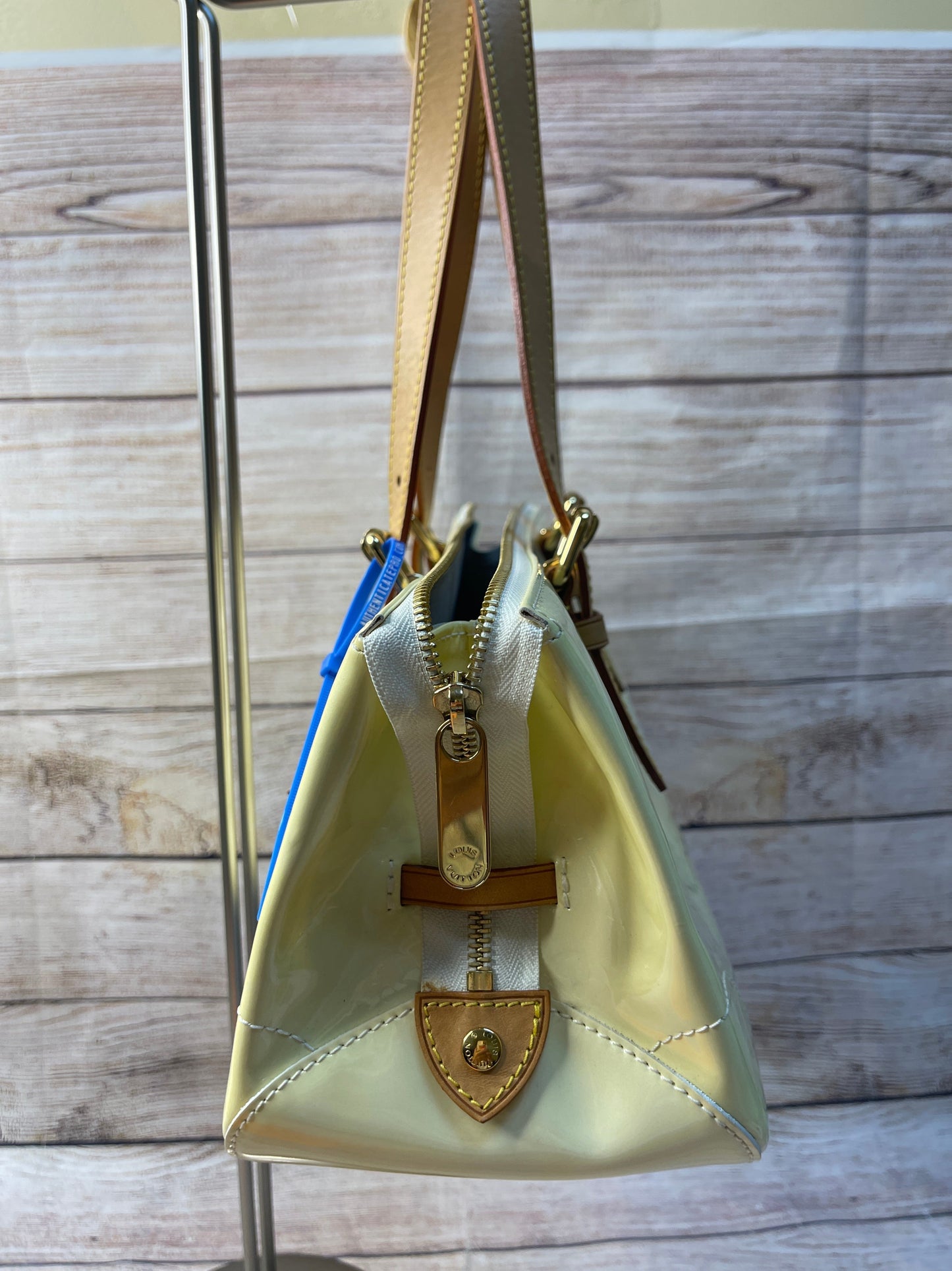 HandBag Luxury Designer Louis Vuitton, Size Medium