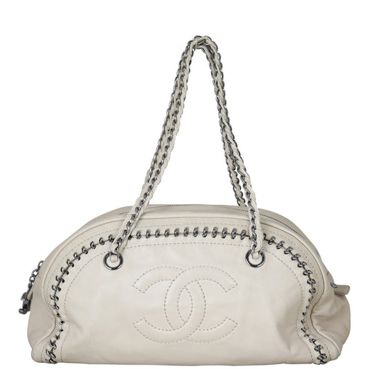 Chanel Luxe Ligne Bowler | Cream